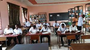 WANAFUNZI WA LUA WAKIWA DARASANI